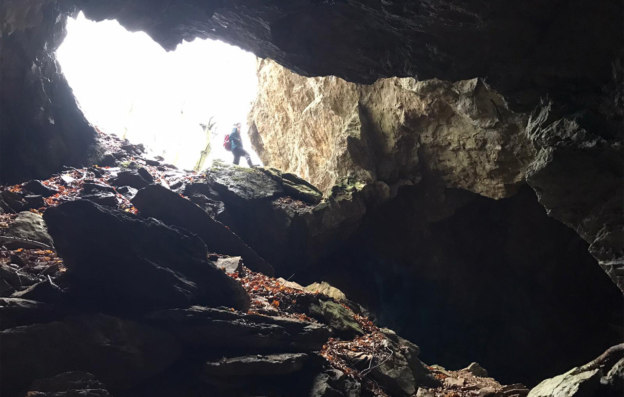 Große Kalkhöhlen