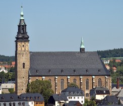André Karwath aka [a]https://commons.wikimedia.org/wiki/User:Aka[/a][n]Aka[/n], [a]https://commons.wikimedia.org/wiki/File:Schneeberg_St._Wolfgangskirche_1_(aka).jpg[/a][n]Schneeberg St. Wolfgangskirche 1 (aka)[/n], [a]https://creativecommons.org/licenses/by-sa/2.5/legalcode[/a][n]CC BY-SA 2.5[/n] 